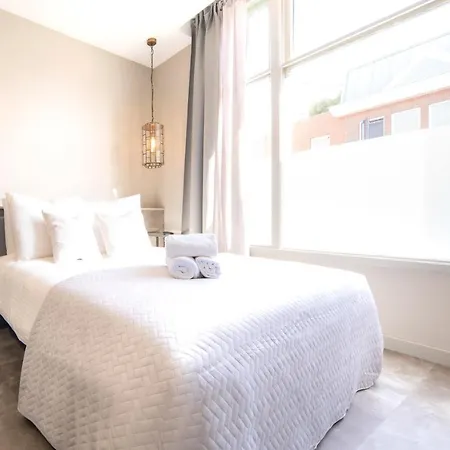 Newly Build Utopia Penthouse 7-minutes From Rotterdam Cs App3 *